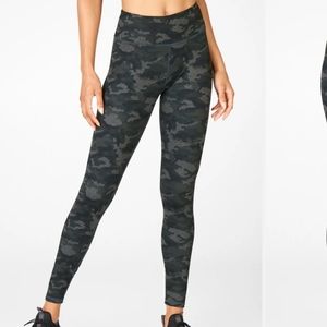Fabletics camo leggings 7/8